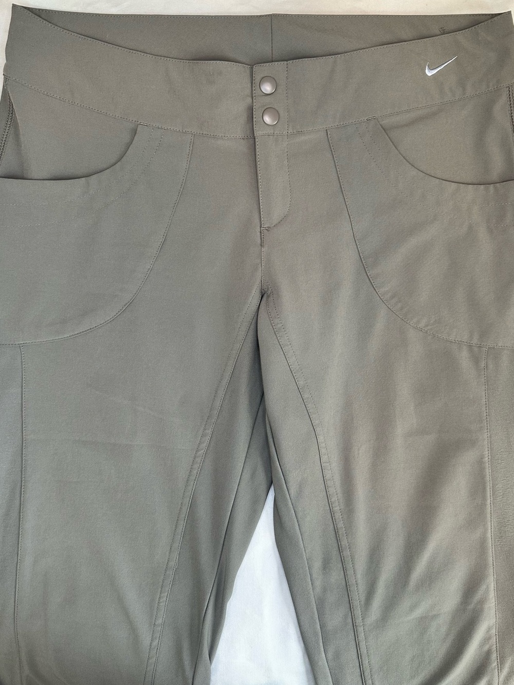 Nike Dri-FIT Utility Capri Pants Taupe Snap Front Pocket Athletic Women’s M